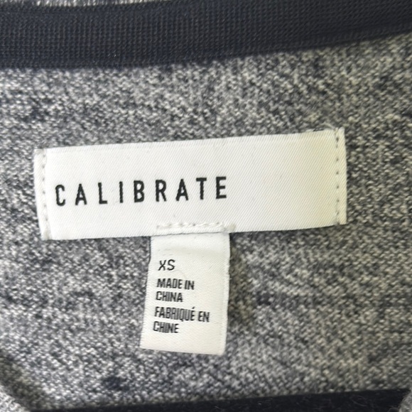 Gray Crew Neck Short Sleeve Tee with Melange Effect - Picture 2 of 6